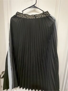 Pleated Black Skirt with Contrast Side Stripe